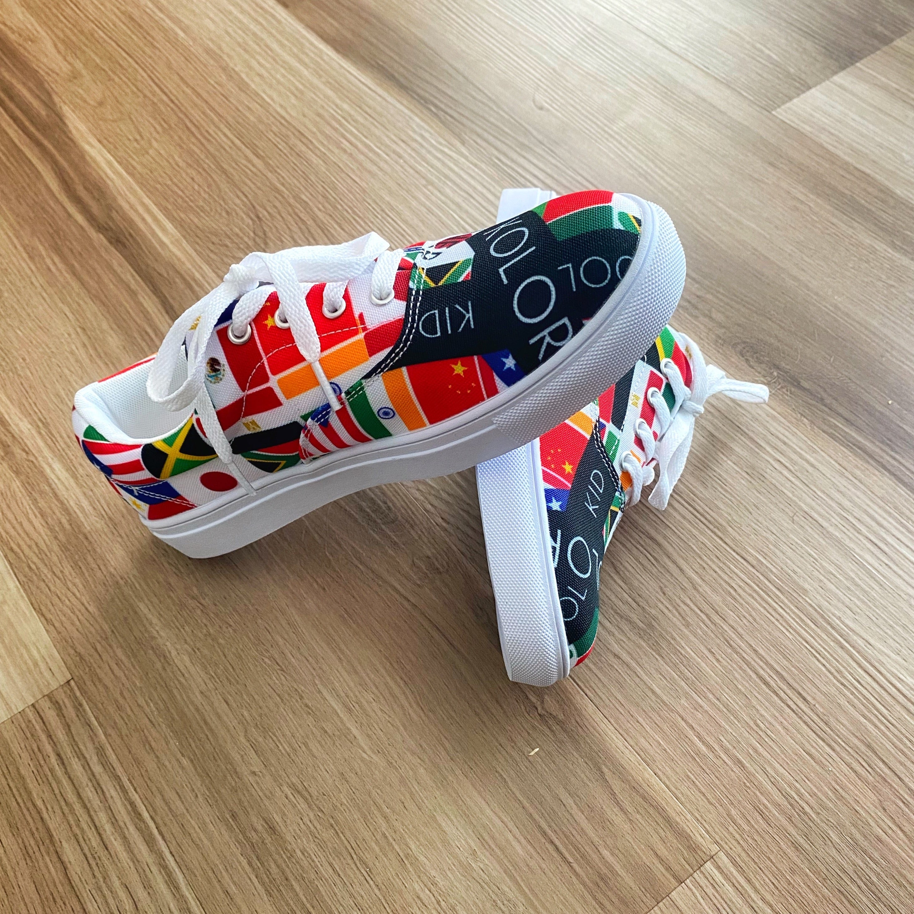 Global Kid Low Lace Up Women